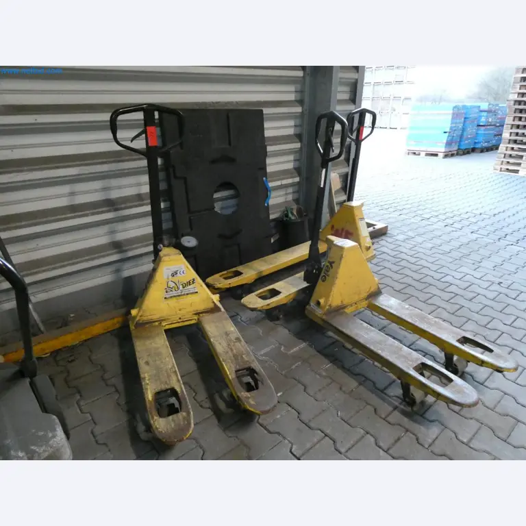 Engel Spritzgießmaschinen und Maschinen aus der Kunststoffindustrie-6