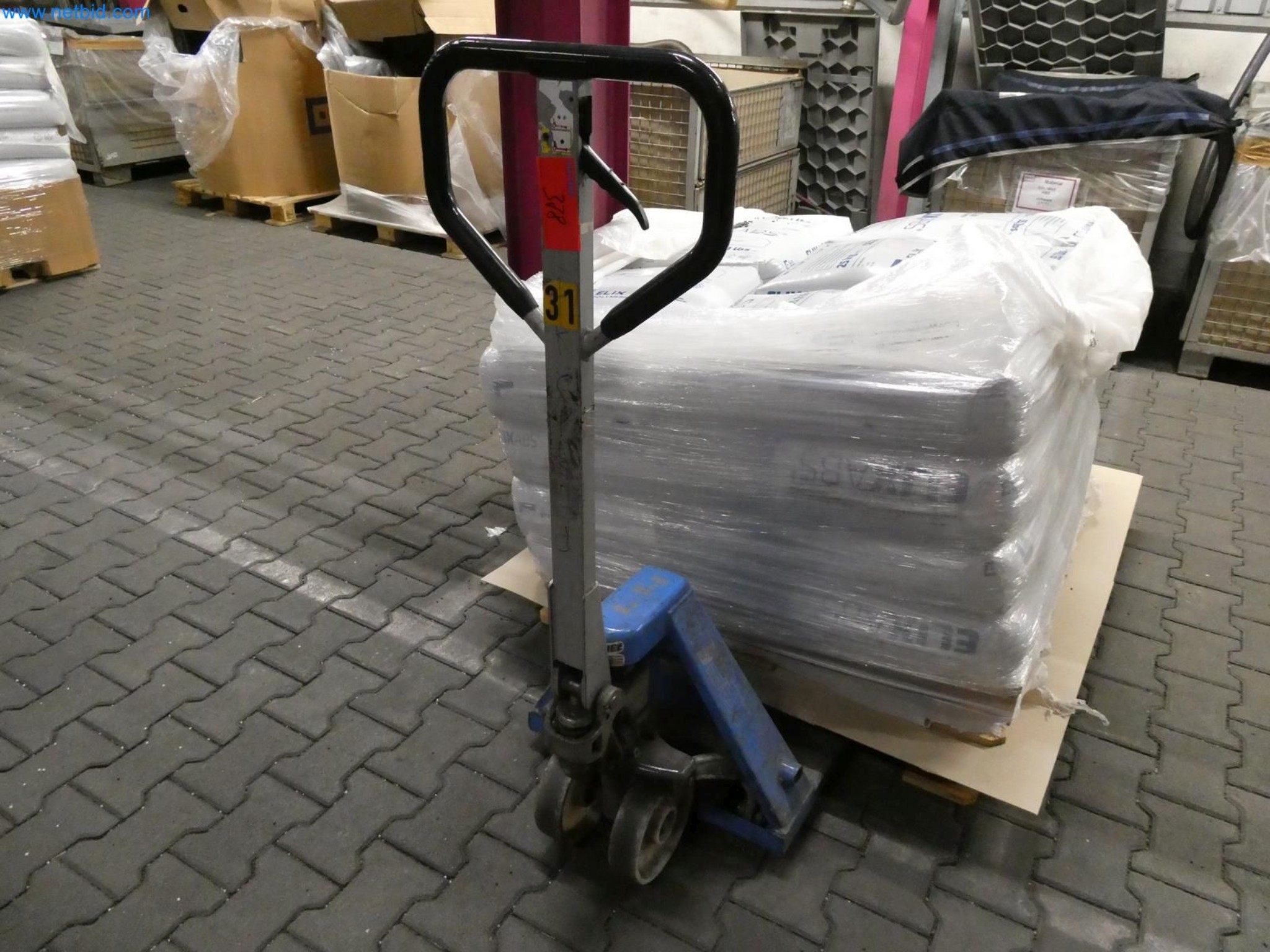 Engel Spritzgießmaschinen und Maschinen aus der Kunststoffindustrie-7