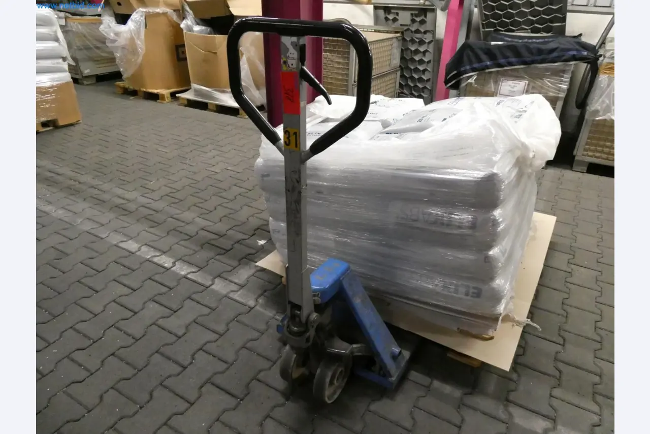 Engel Spritzgießmaschinen und Maschinen aus der Kunststoffindustrie-7