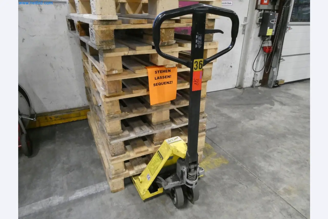 Engel Spritzgießmaschinen und Maschinen aus der Kunststoffindustrie-8