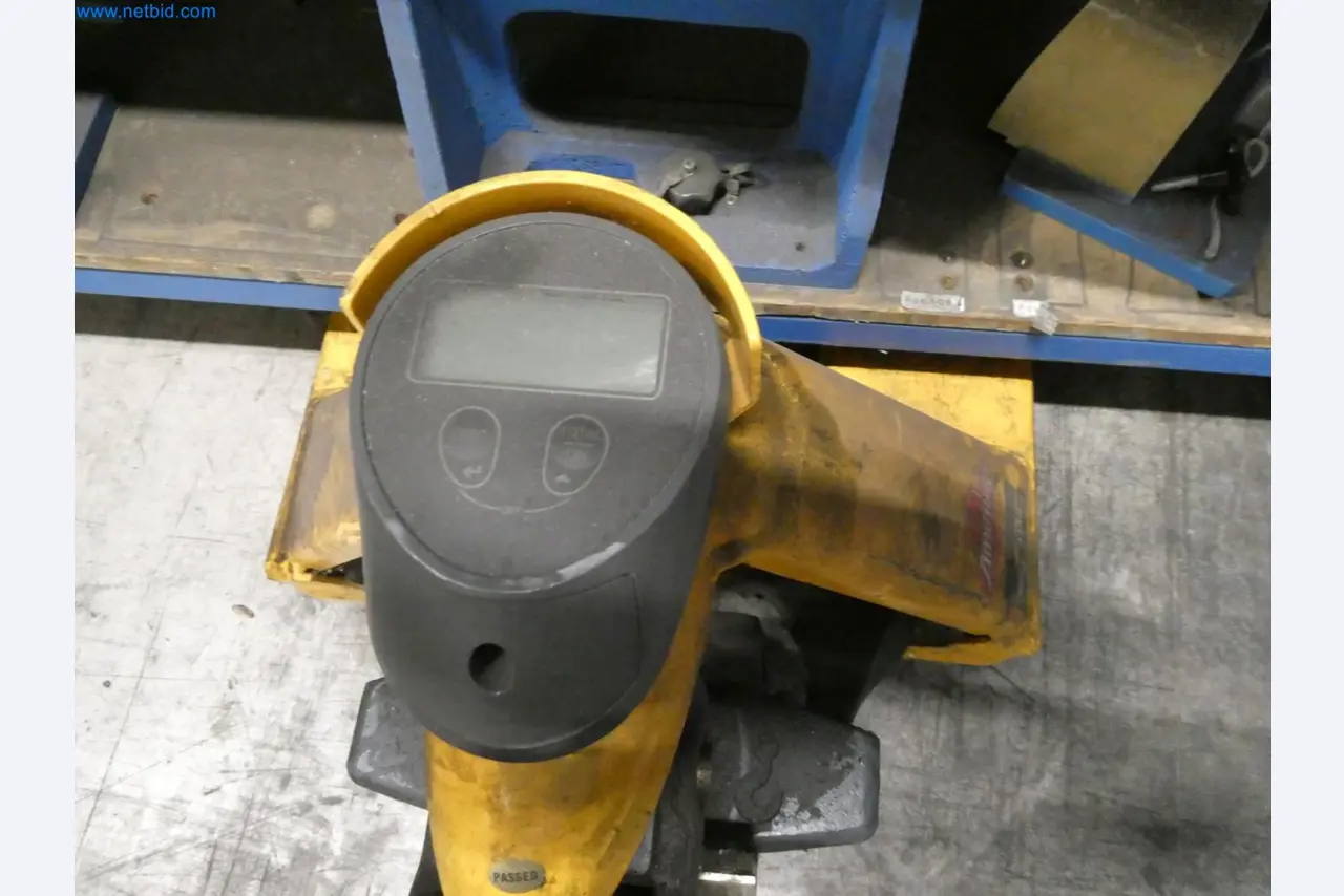 Engel Spritzgießmaschinen und Maschinen aus der Kunststoffindustrie-9