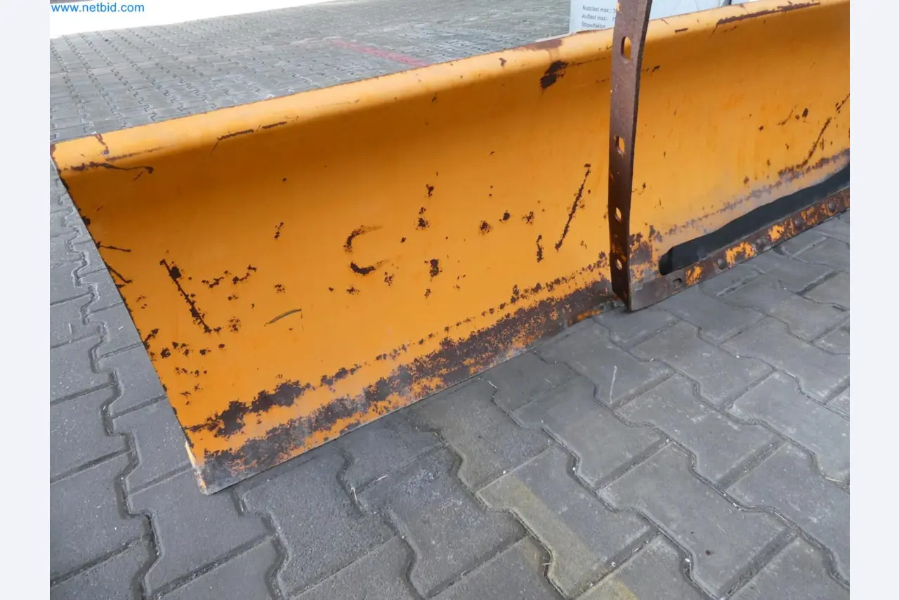 Engel Spritzgießmaschinen und Maschinen aus der Kunststoffindustrie-5