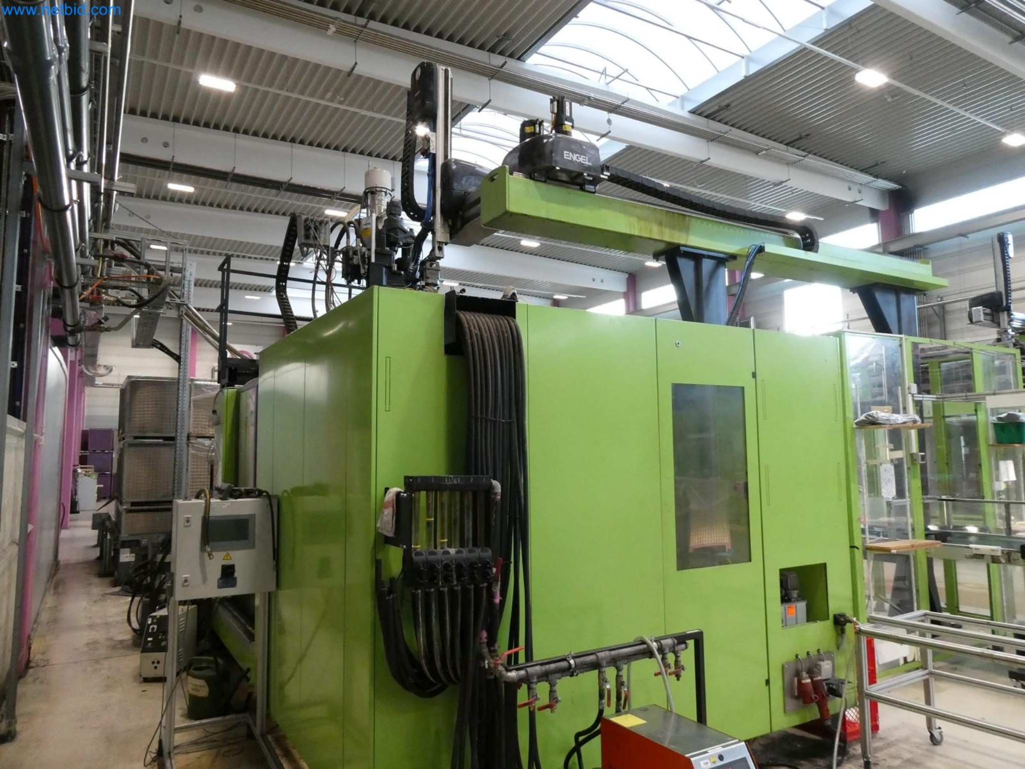 Engel Spritzgießmaschinen und Maschinen aus der Kunststoffindustrie-12
