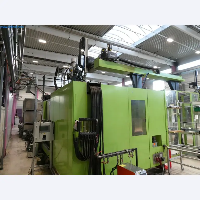 Engel Spritzgießmaschinen und Maschinen aus der Kunststoffindustrie-12