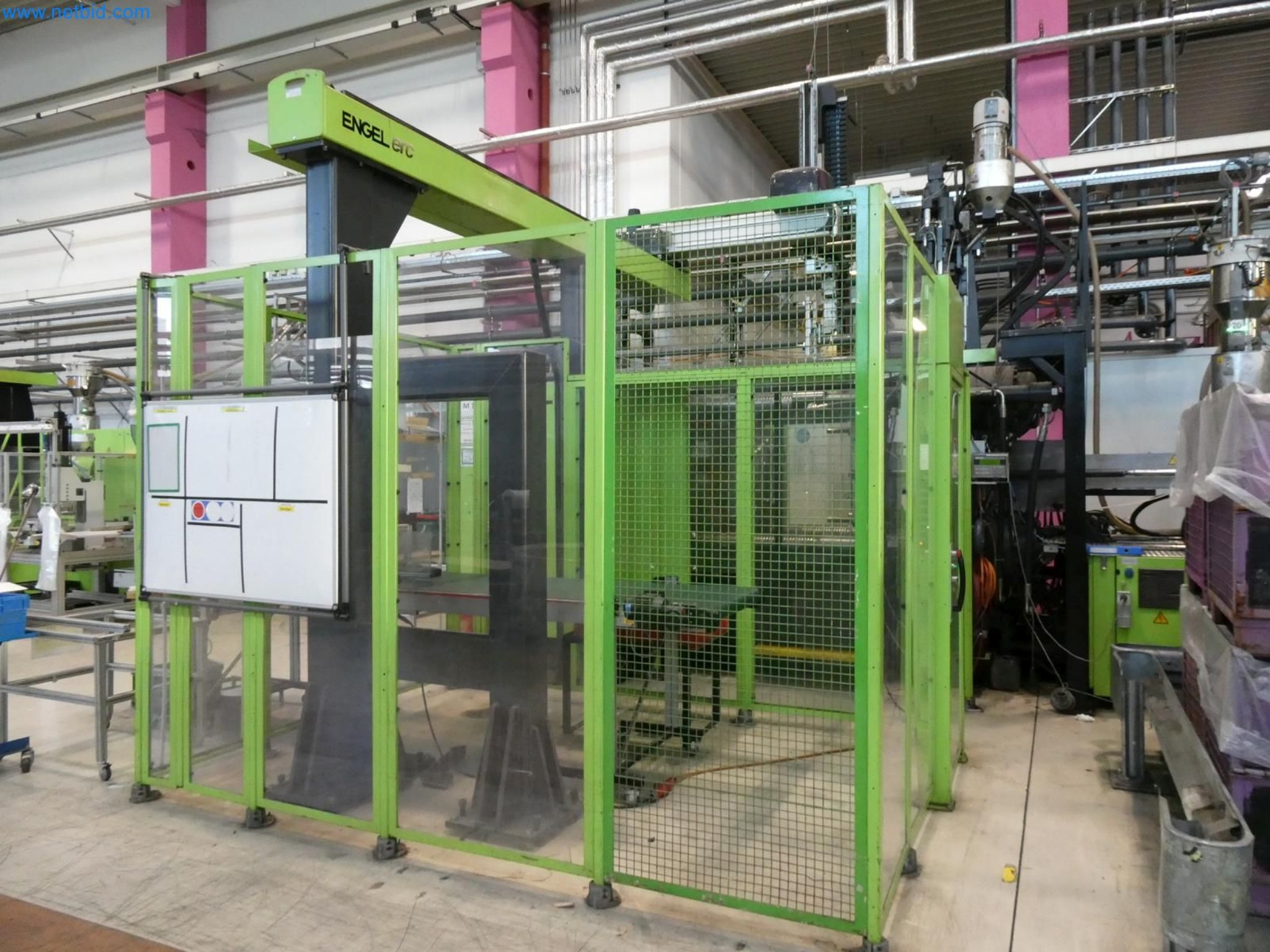 Engel Spritzgießmaschinen und Maschinen aus der Kunststoffindustrie-2