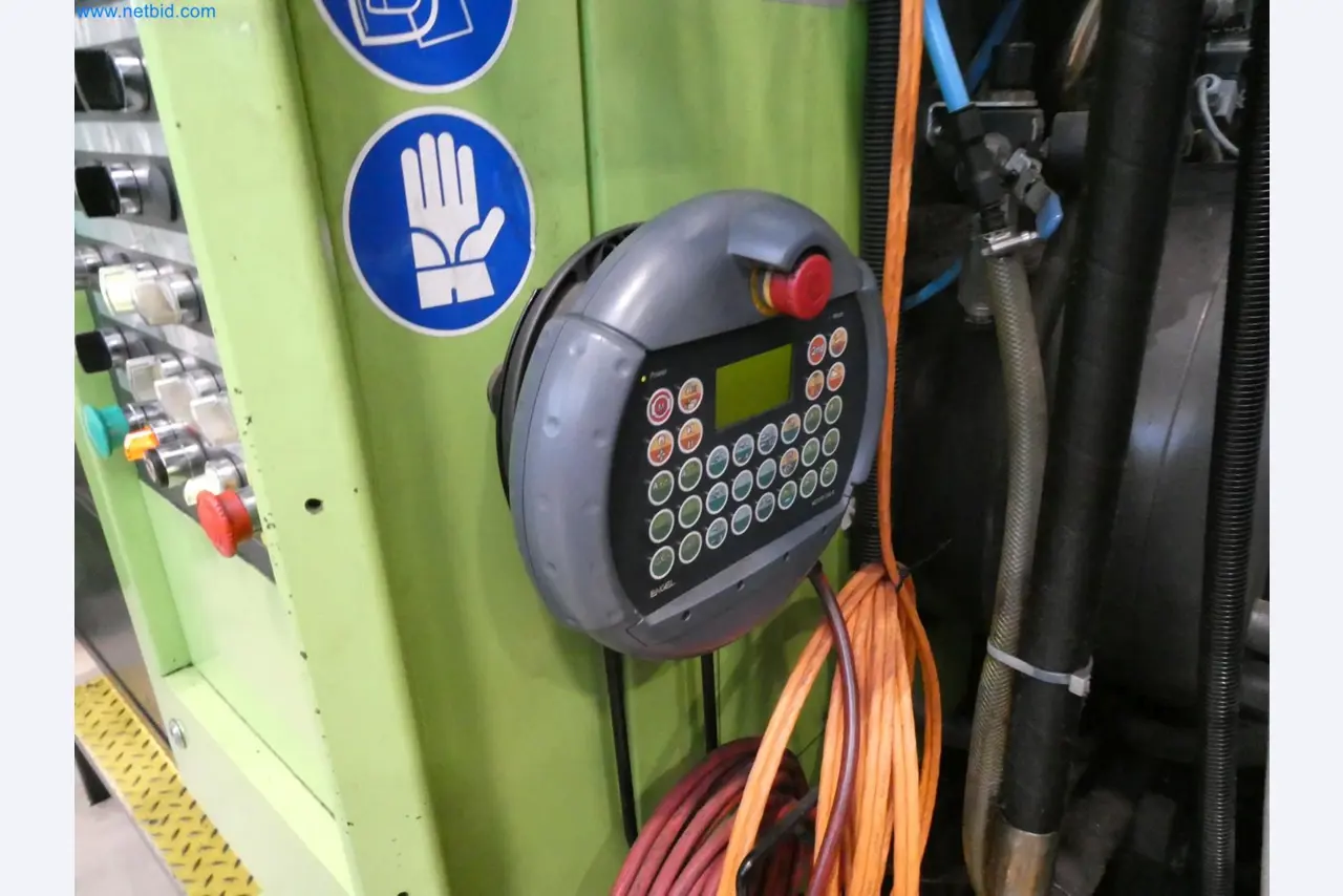 Engel Spritzgießmaschinen und Maschinen aus der Kunststoffindustrie-3