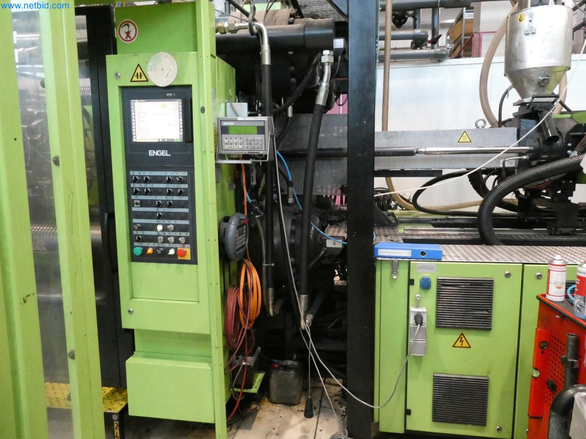 Engel Spritzgießmaschinen und Maschinen aus der Kunststoffindustrie-4