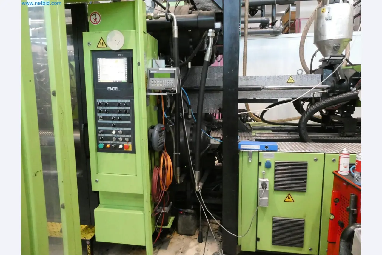 Engel Spritzgießmaschinen und Maschinen aus der Kunststoffindustrie-4