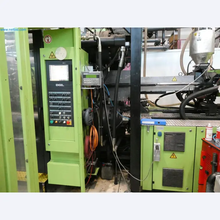 Engel Spritzgießmaschinen und Maschinen aus der Kunststoffindustrie-4