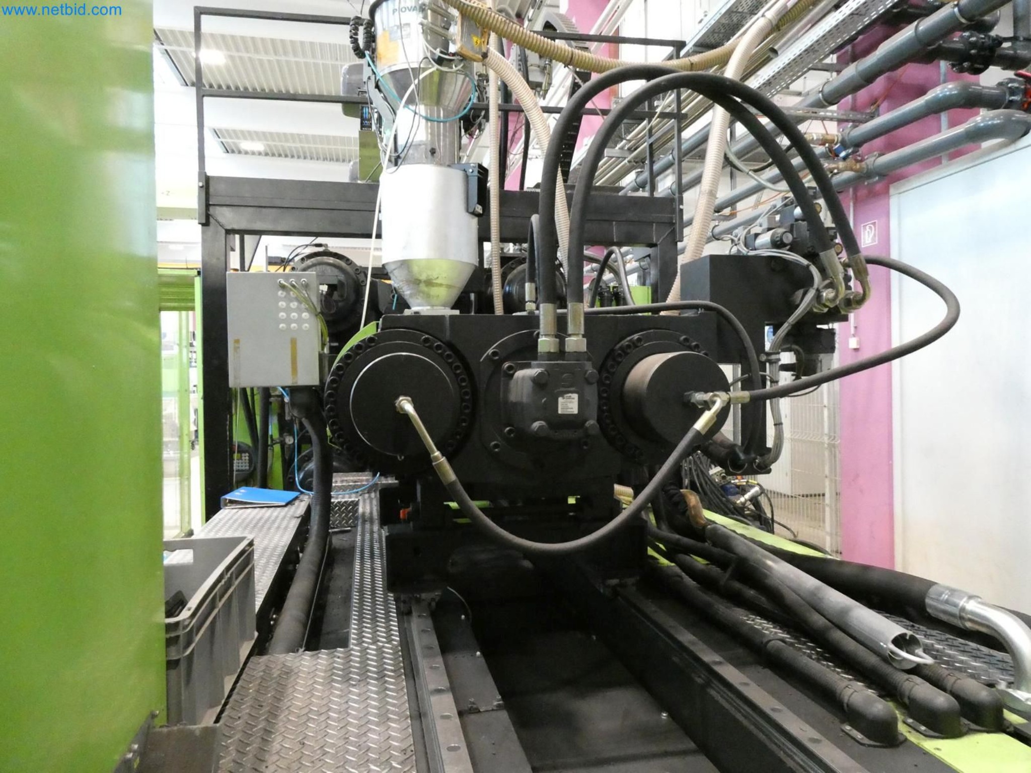 Engel Spritzgießmaschinen und Maschinen aus der Kunststoffindustrie-9