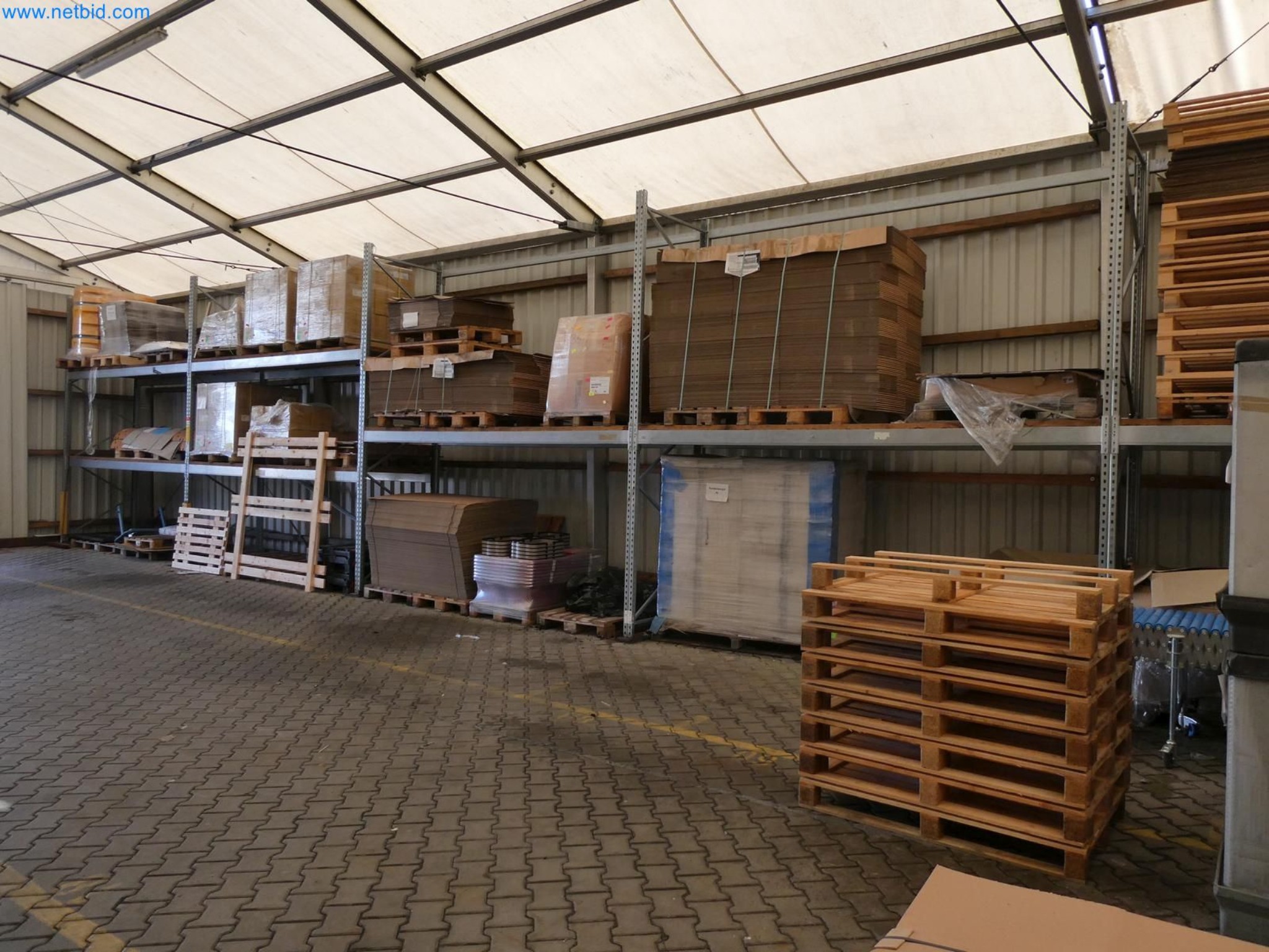 Engel Spritzgießmaschinen und Maschinen aus der Kunststoffindustrie-2