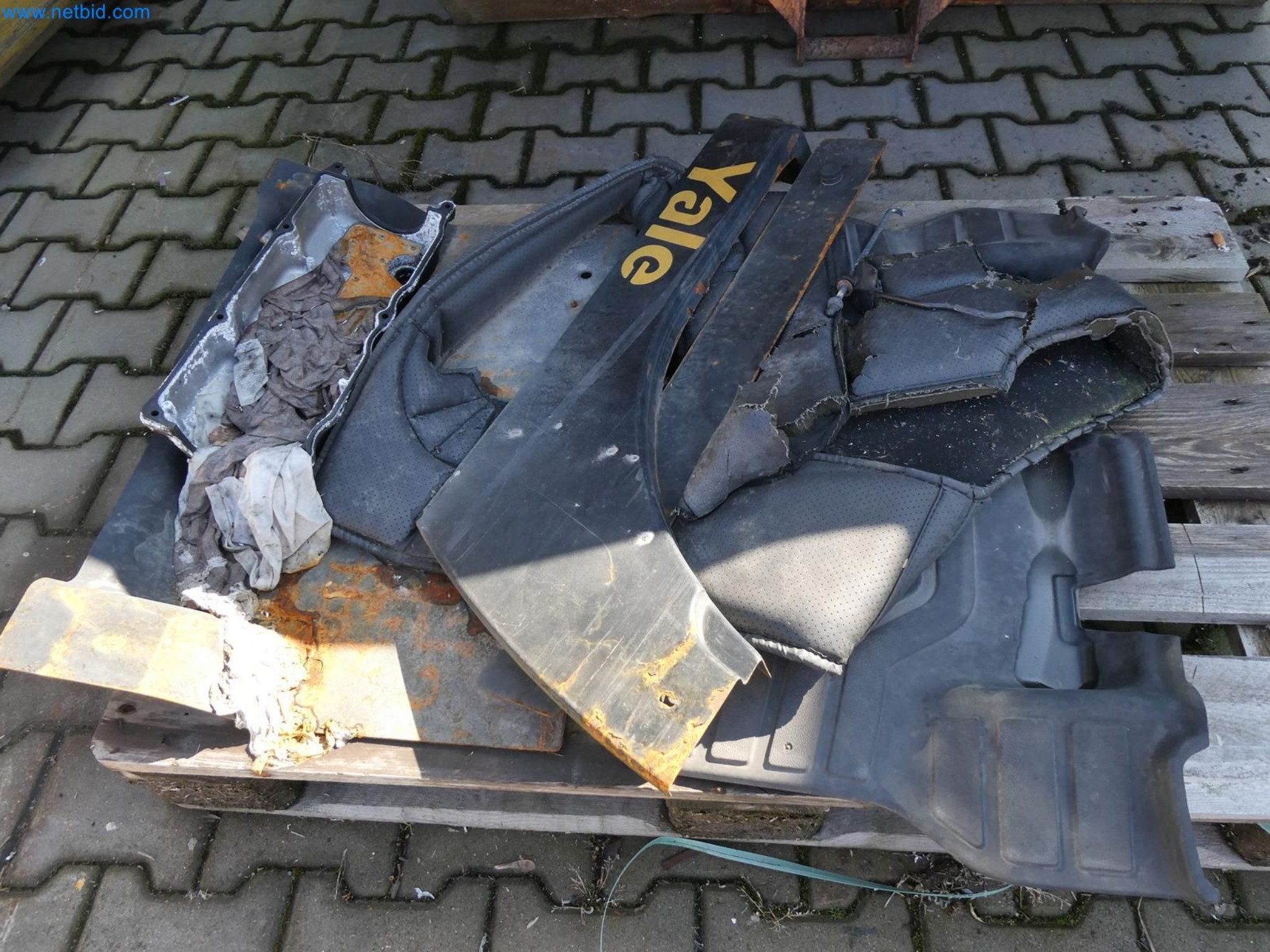 Engel Spritzgießmaschinen und Maschinen aus der Kunststoffindustrie-9