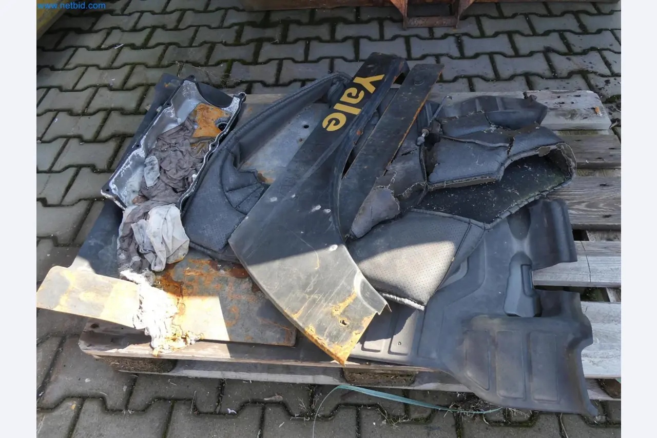 Engel Spritzgießmaschinen und Maschinen aus der Kunststoffindustrie-9