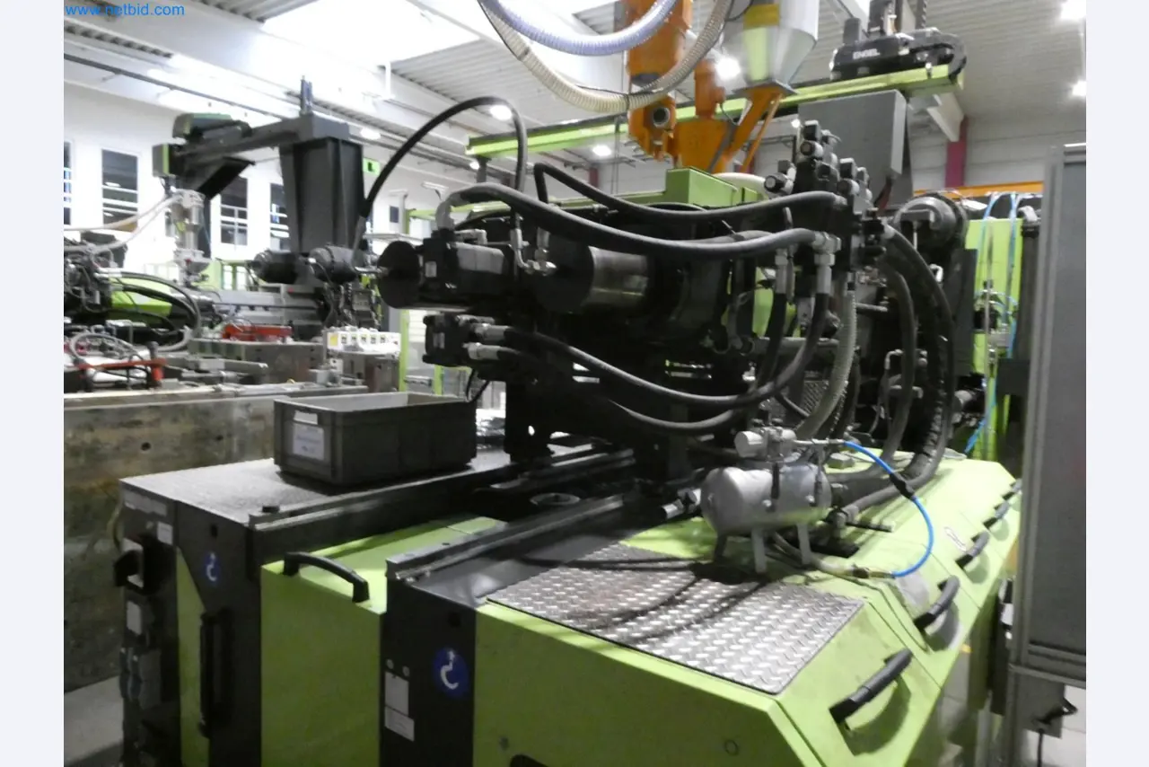 Engel Spritzgießmaschinen und Maschinen aus der Kunststoffindustrie-11