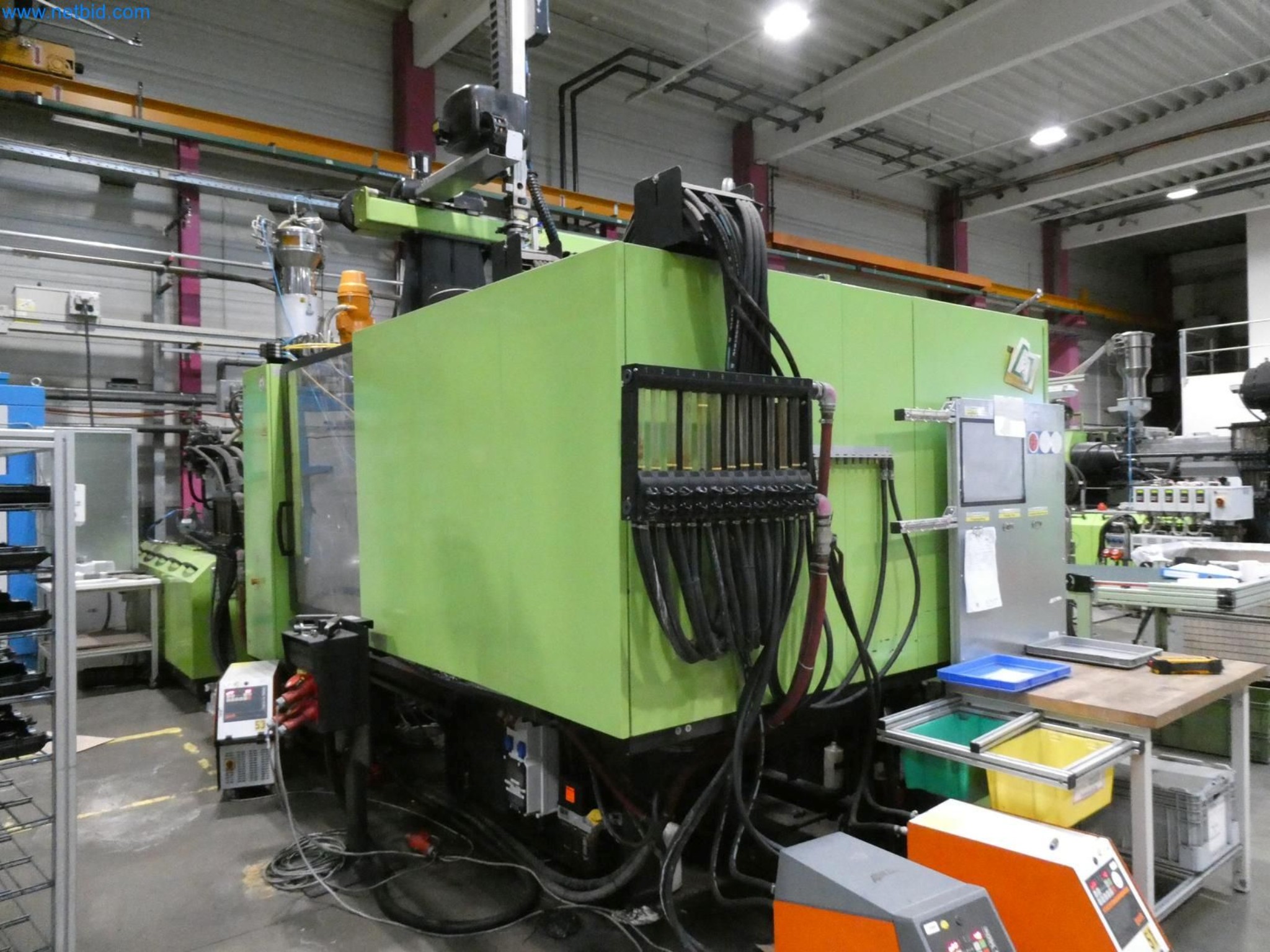 Engel Spritzgießmaschinen und Maschinen aus der Kunststoffindustrie-12