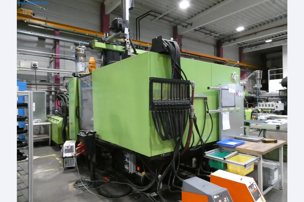 Engel Spritzgießmaschinen und Maschinen aus der Kunststoffindustrie-12