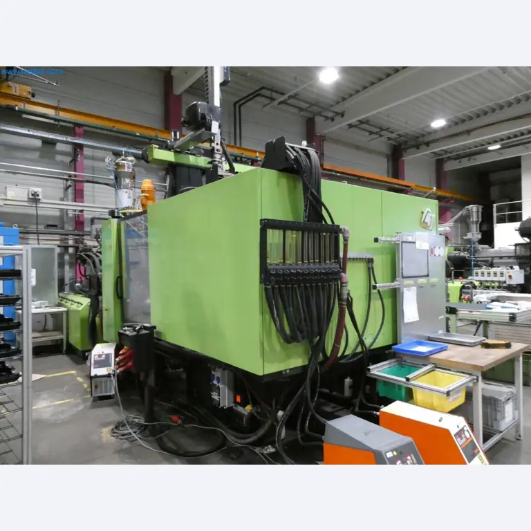 Engel Spritzgießmaschinen und Maschinen aus der Kunststoffindustrie-12