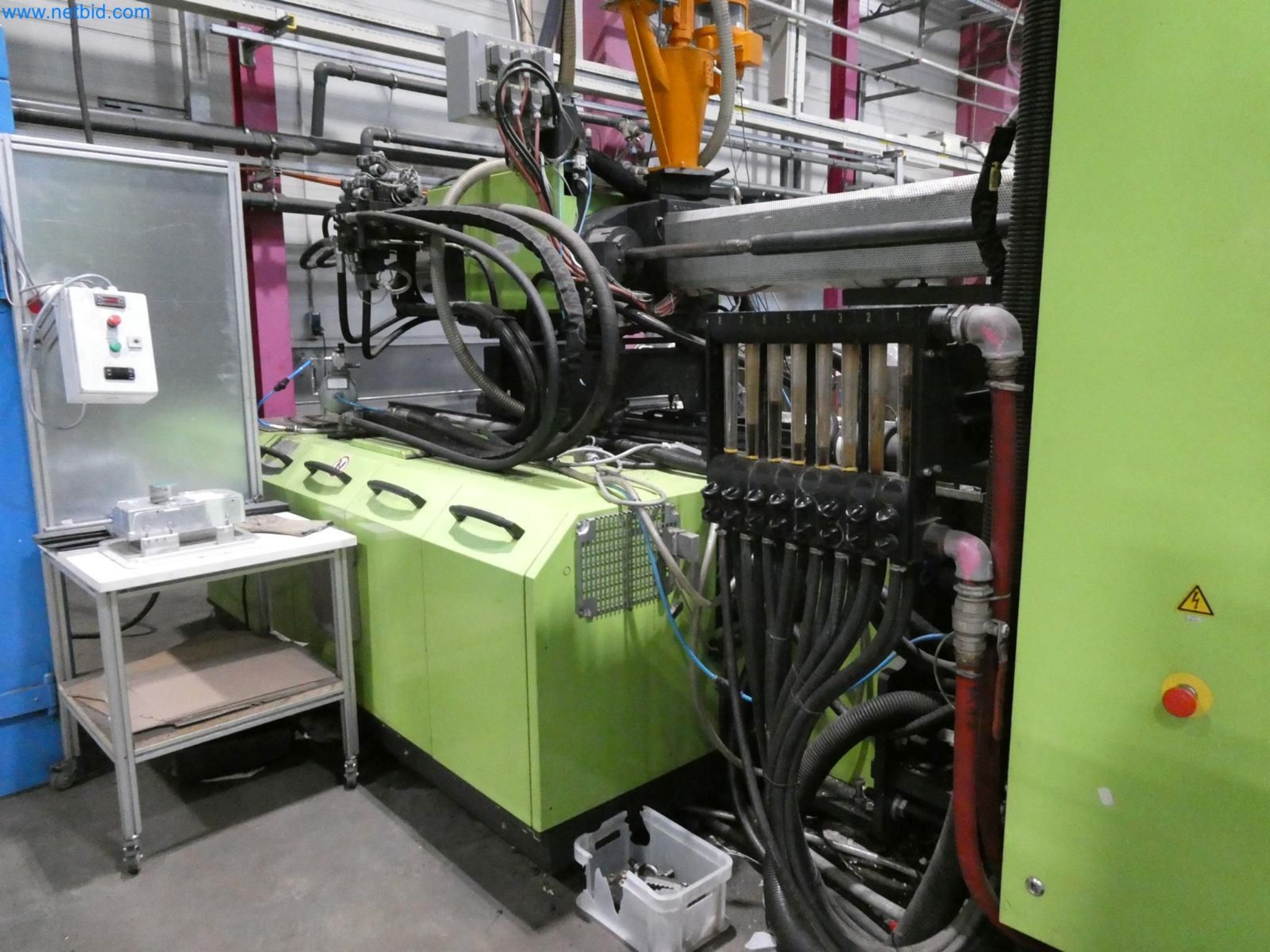 Engel Spritzgießmaschinen und Maschinen aus der Kunststoffindustrie-13