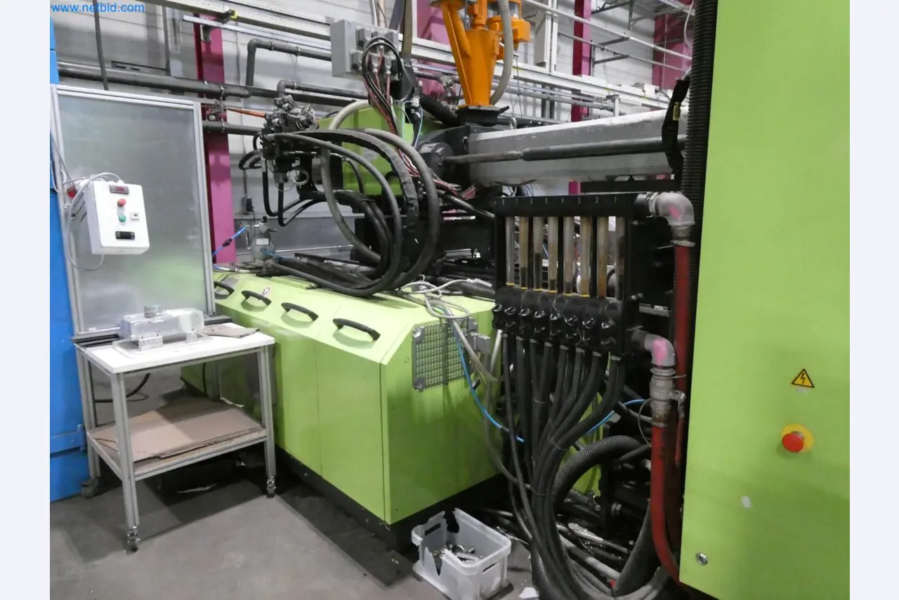 Engel Spritzgießmaschinen und Maschinen aus der Kunststoffindustrie-13