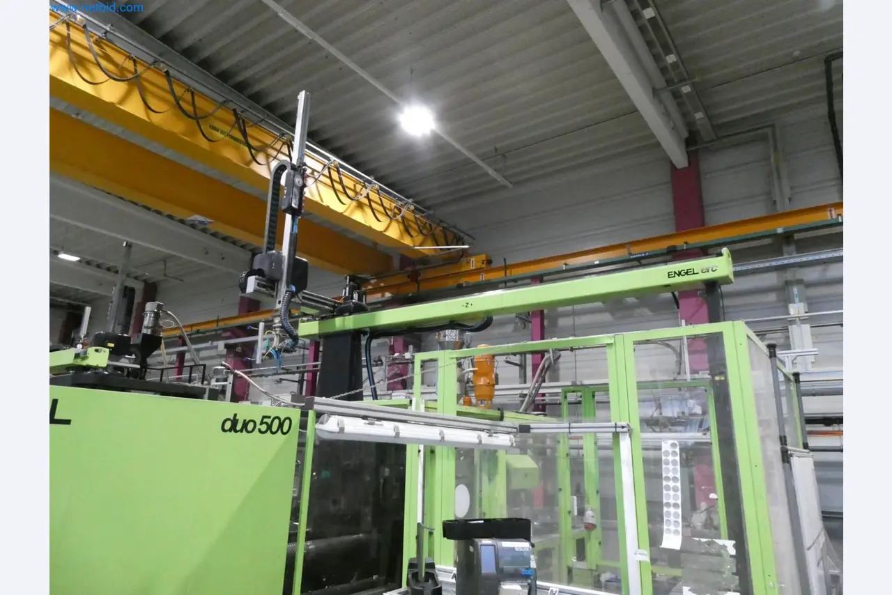 Engel Spritzgießmaschinen und Maschinen aus der Kunststoffindustrie-14