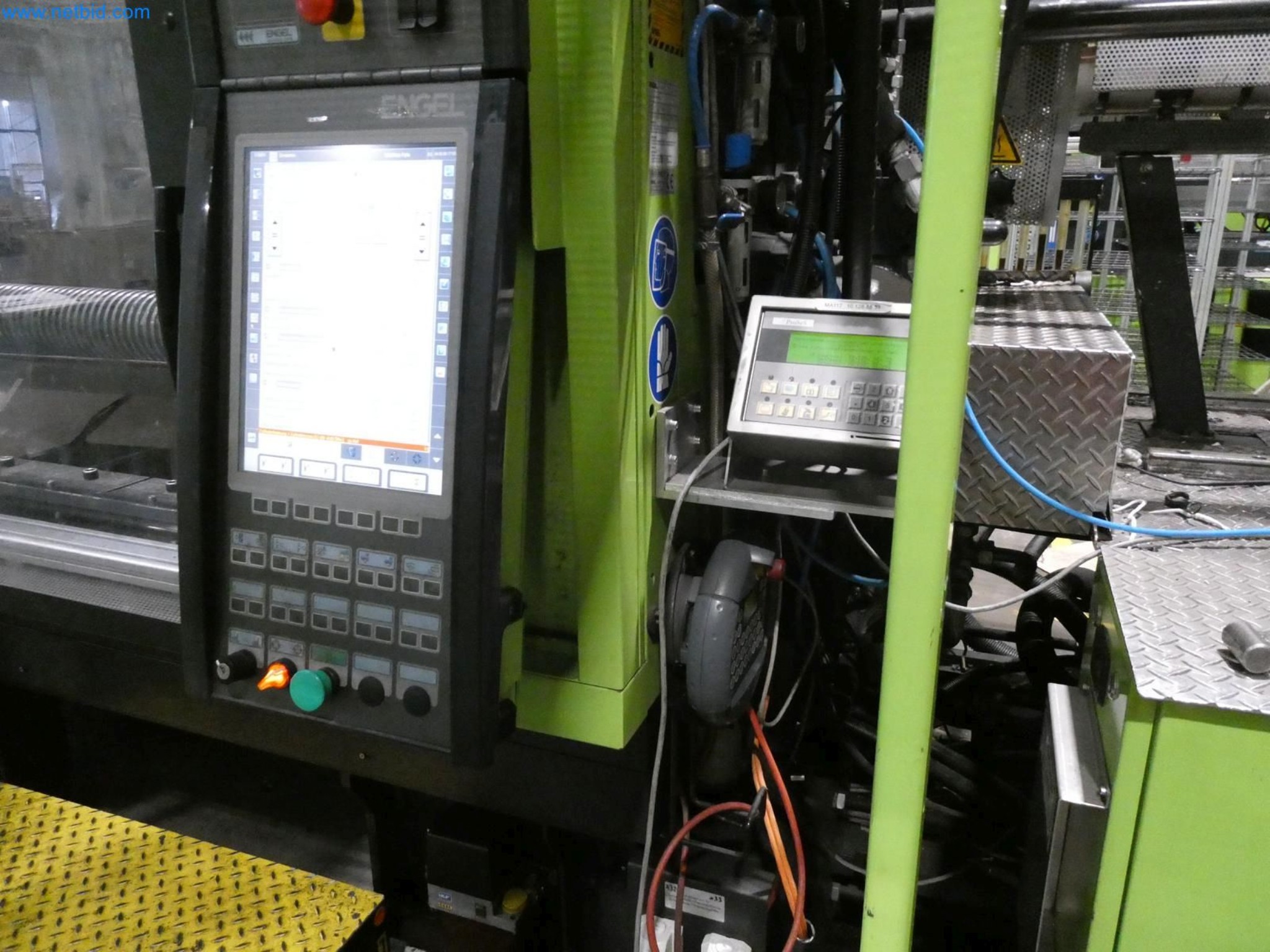 Engel Spritzgießmaschinen und Maschinen aus der Kunststoffindustrie-3