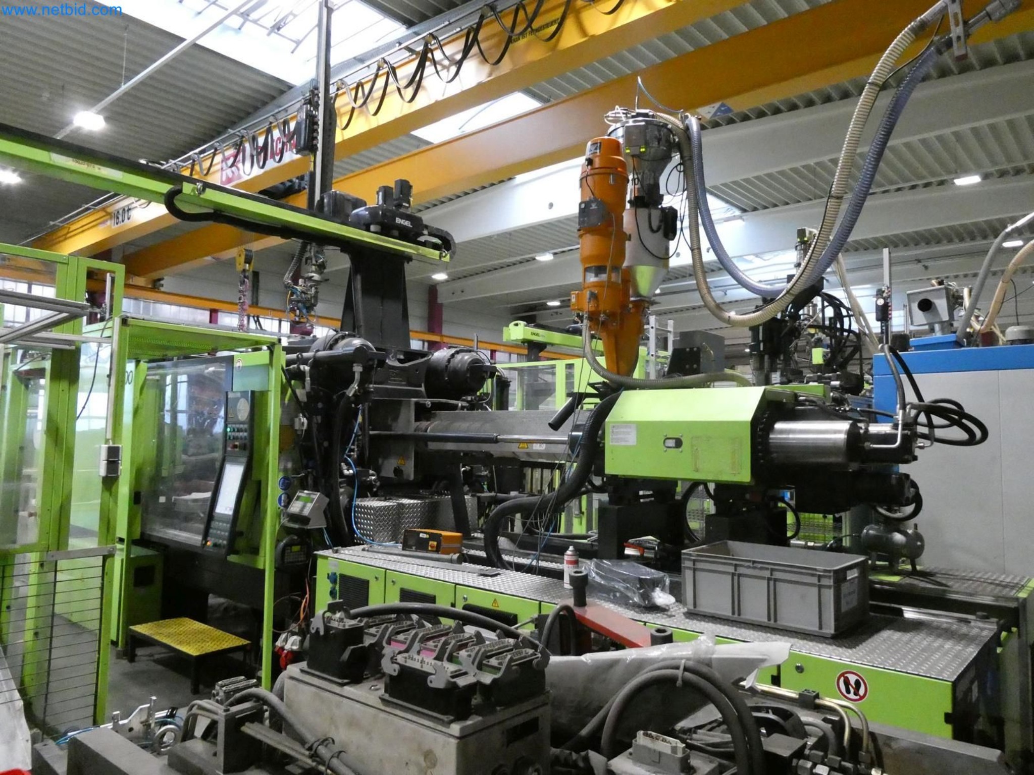 Engel Spritzgießmaschinen und Maschinen aus der Kunststoffindustrie-5