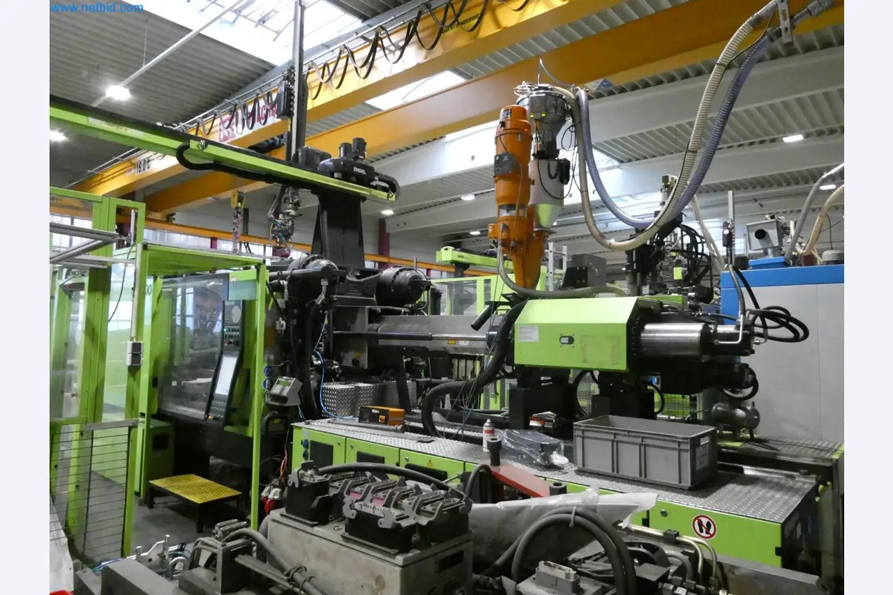 Engel Spritzgießmaschinen und Maschinen aus der Kunststoffindustrie-5