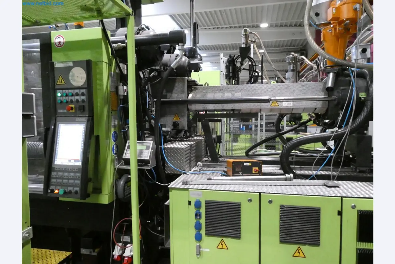 Engel Spritzgießmaschinen und Maschinen aus der Kunststoffindustrie-6