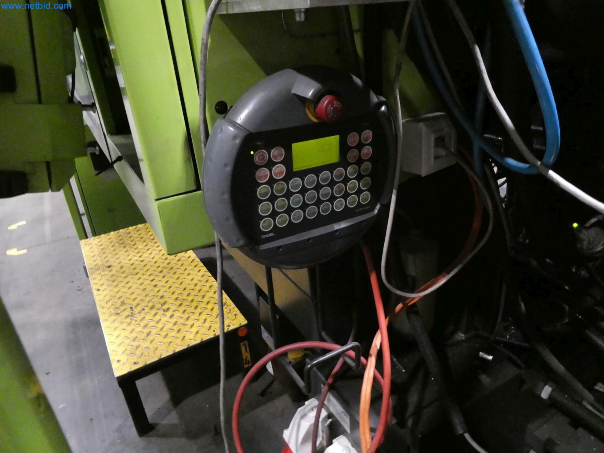 Engel Spritzgießmaschinen und Maschinen aus der Kunststoffindustrie-7