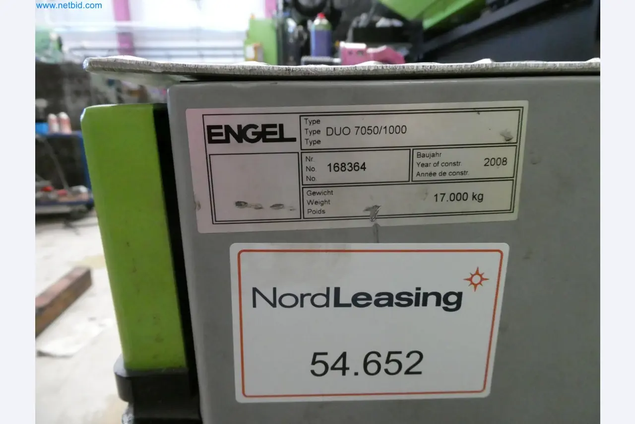 Engel Spritzgießmaschinen und Maschinen aus der Kunststoffindustrie-11