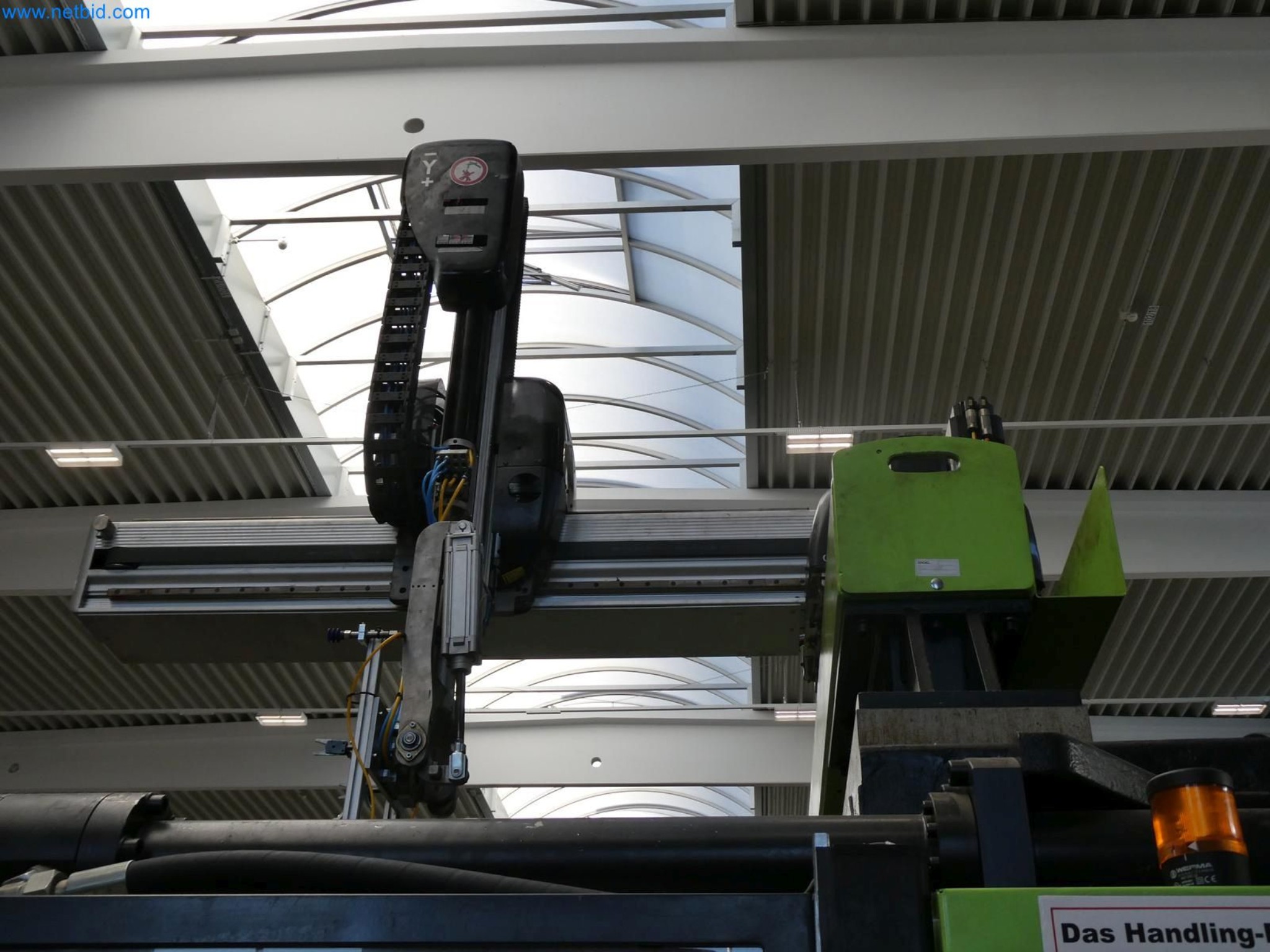 Engel Spritzgießmaschinen und Maschinen aus der Kunststoffindustrie-12