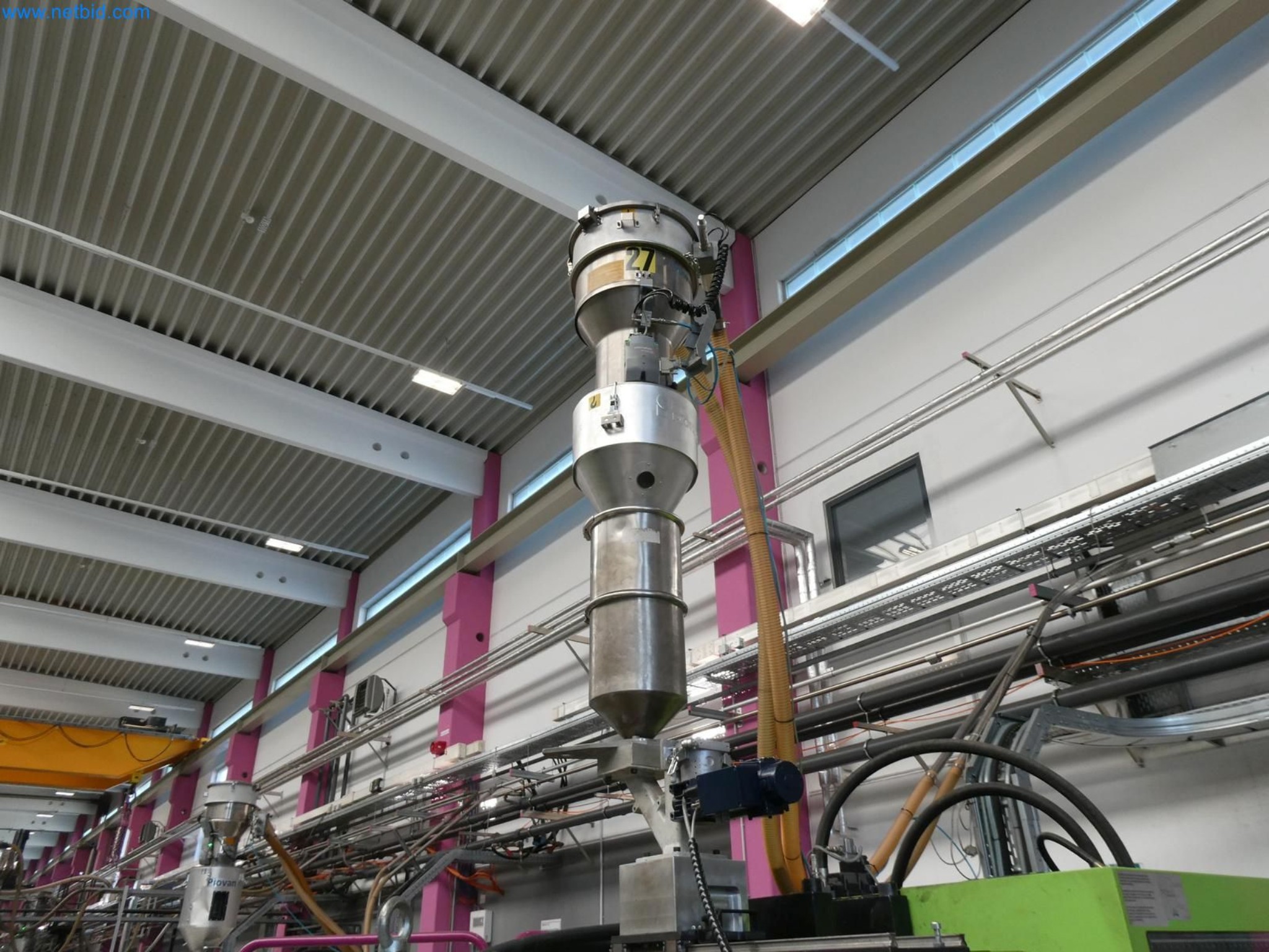 Engel Spritzgießmaschinen und Maschinen aus der Kunststoffindustrie-16