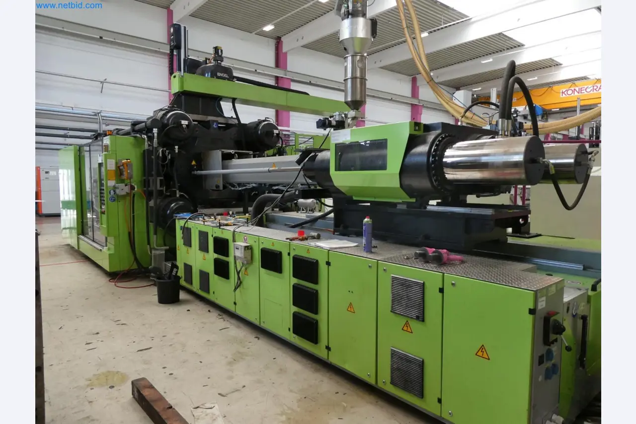 Engel Spritzgießmaschinen und Maschinen aus der Kunststoffindustrie-5
