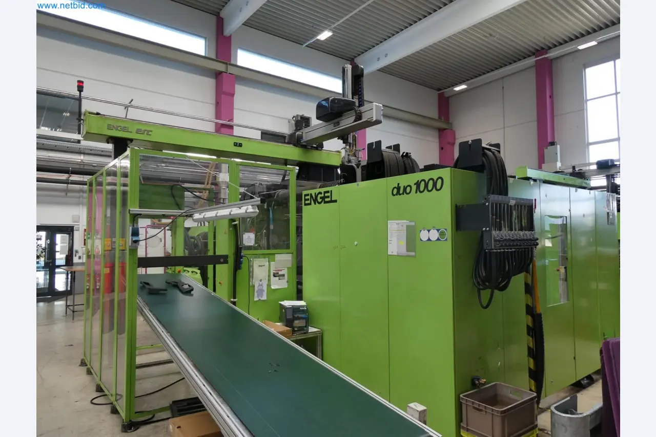 Engel Spritzgießmaschinen und Maschinen aus der Kunststoffindustrie-9