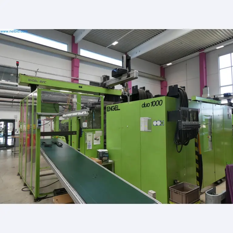 Engel Spritzgießmaschinen und Maschinen aus der Kunststoffindustrie-9
