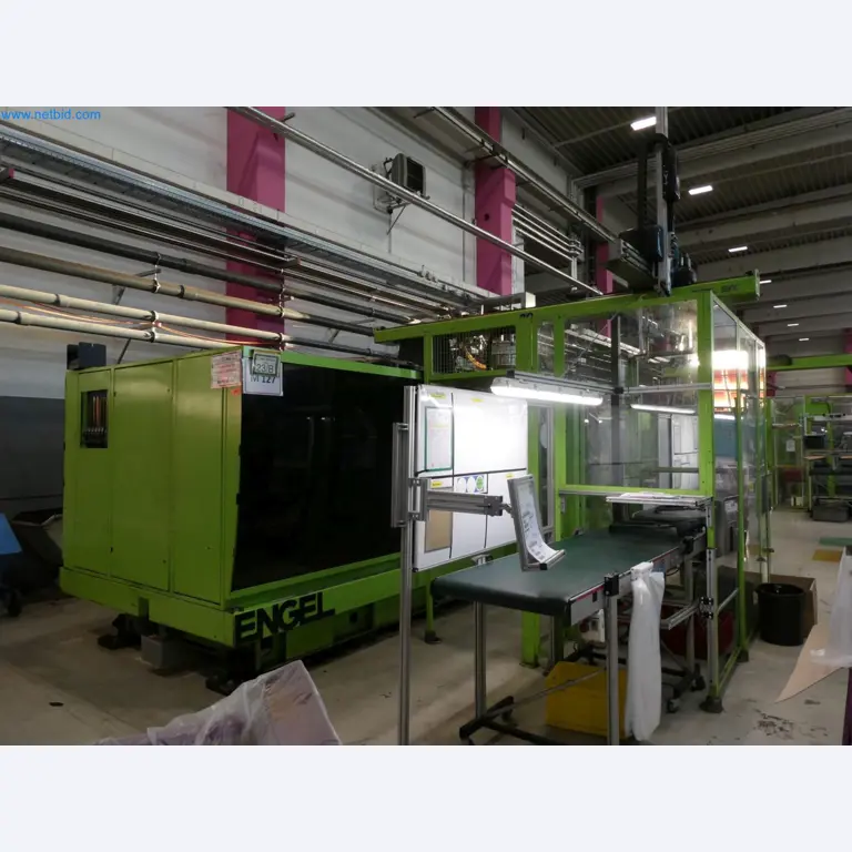 Engel Spritzgießmaschinen und Maschinen aus der Kunststoffindustrie-2