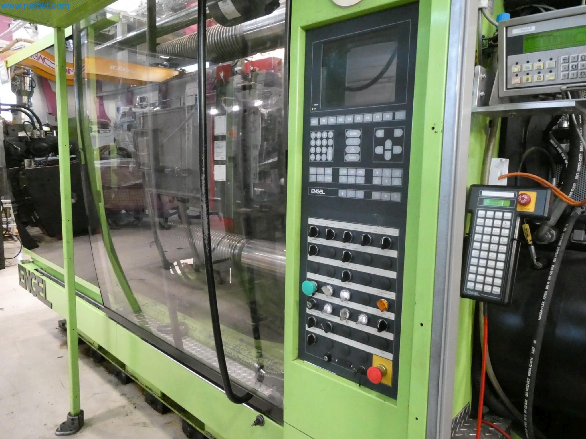 Engel Spritzgießmaschinen und Maschinen aus der Kunststoffindustrie-3