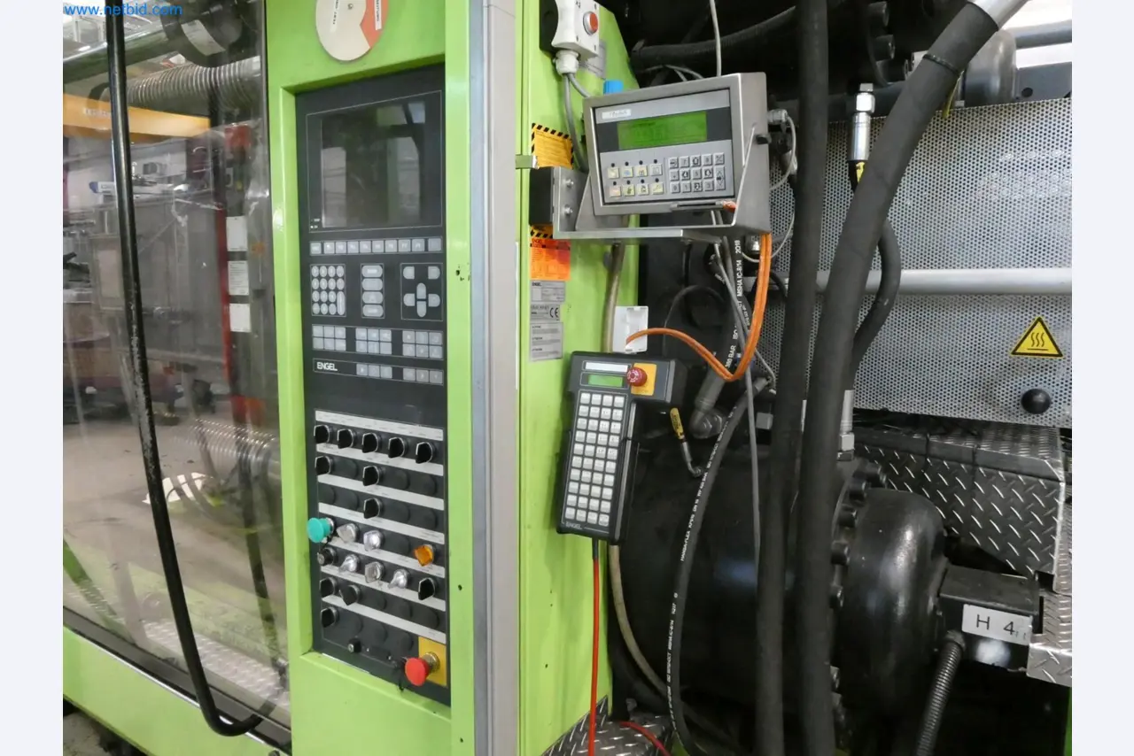 Engel Spritzgießmaschinen und Maschinen aus der Kunststoffindustrie-4