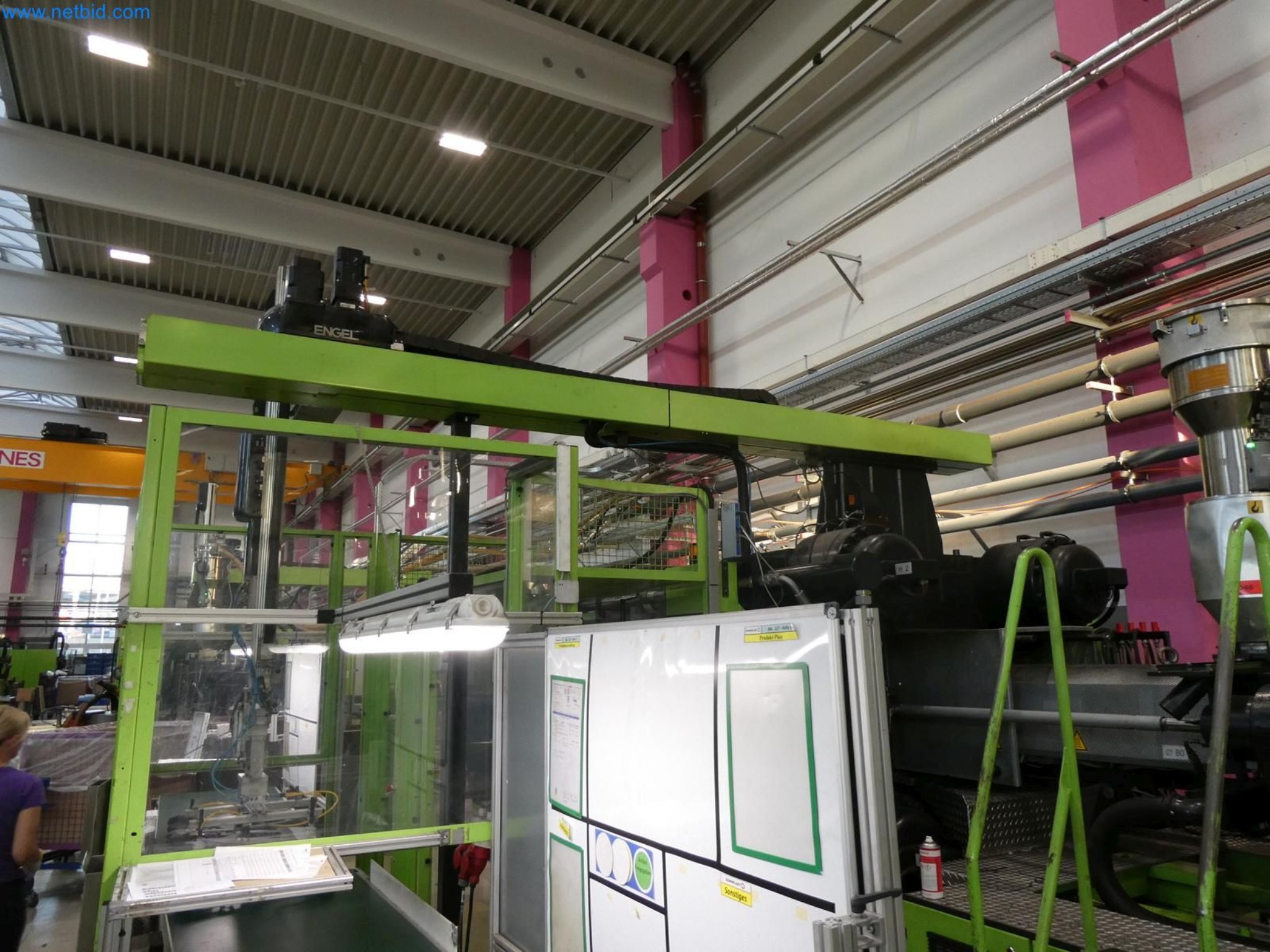 Engel Spritzgießmaschinen und Maschinen aus der Kunststoffindustrie-9