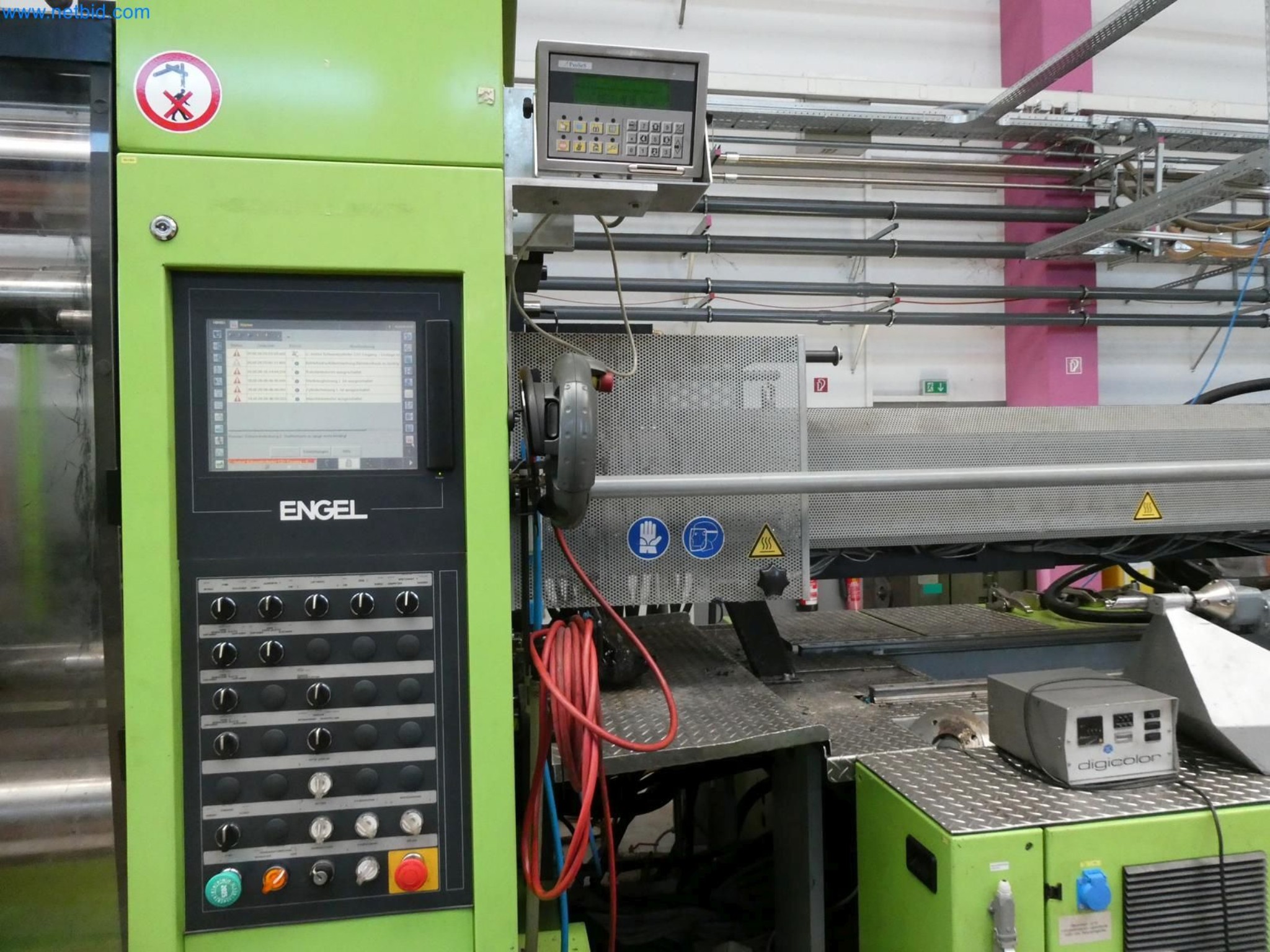 Engel Spritzgießmaschinen und Maschinen aus der Kunststoffindustrie-15