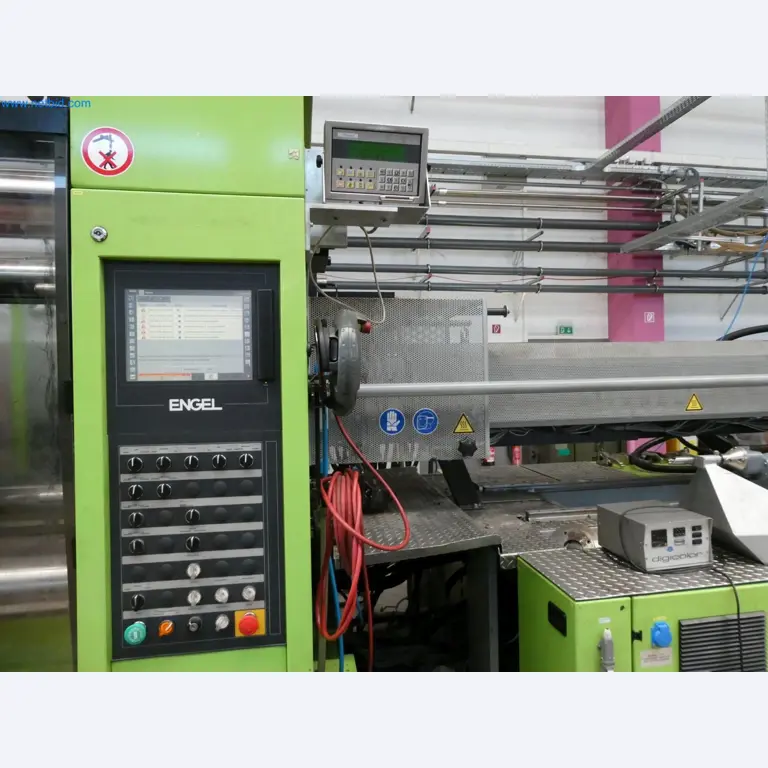Engel Spritzgießmaschinen und Maschinen aus der Kunststoffindustrie-15