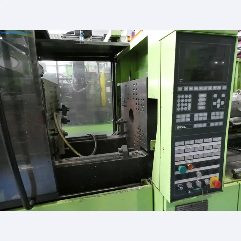 Engel Spritzgießmaschinen und Maschinen aus der Kunststoffindustrie-3