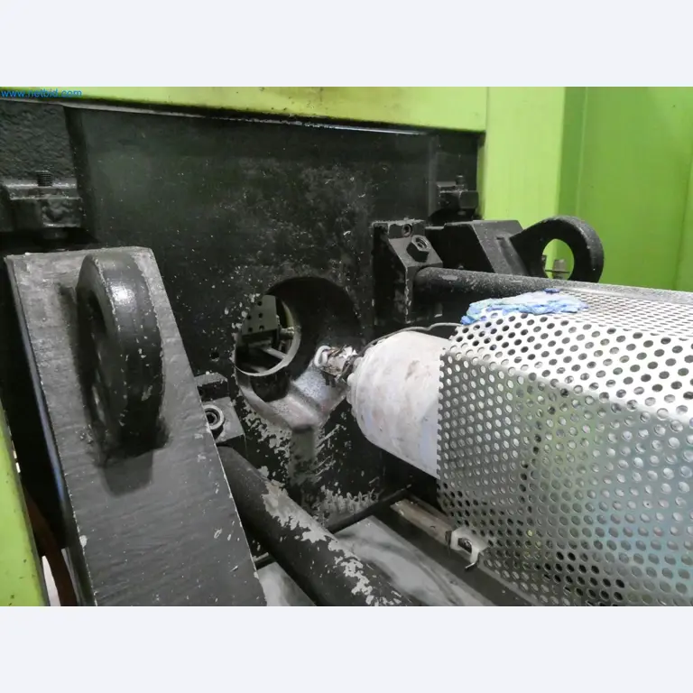 Engel Spritzgießmaschinen und Maschinen aus der Kunststoffindustrie-4