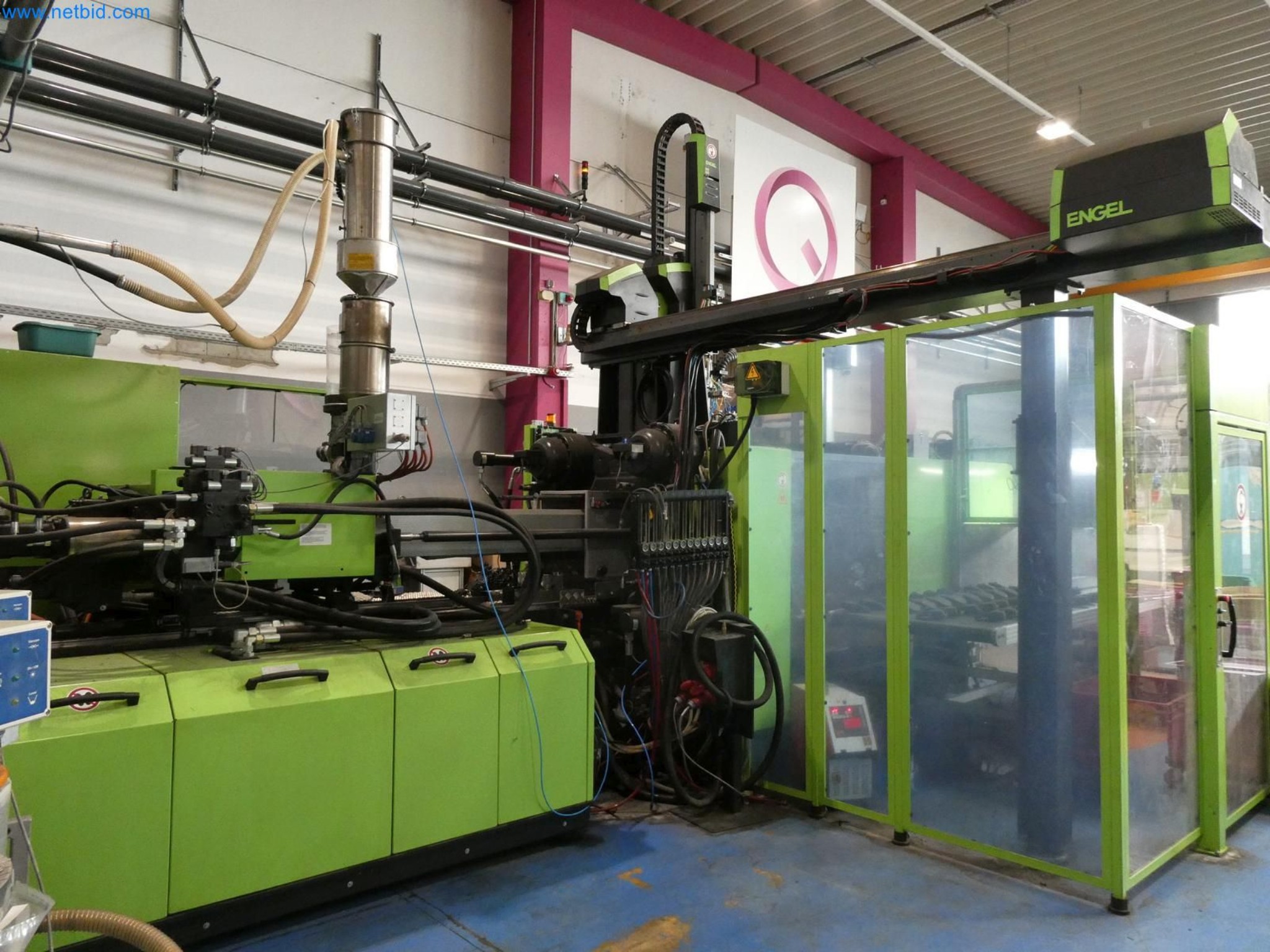 Engel Spritzgießmaschinen und Maschinen aus der Kunststoffindustrie-10