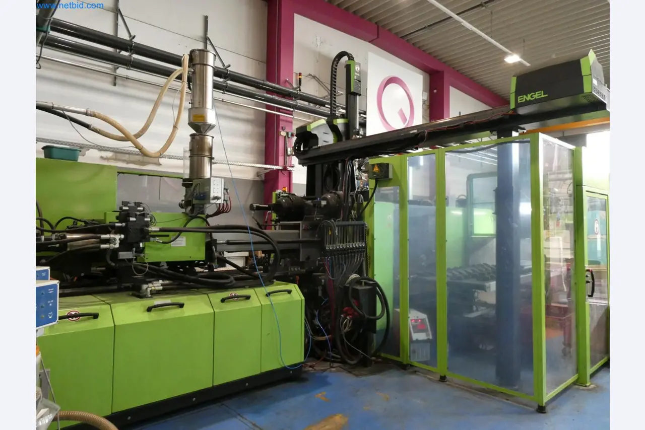 Engel Spritzgießmaschinen und Maschinen aus der Kunststoffindustrie-10