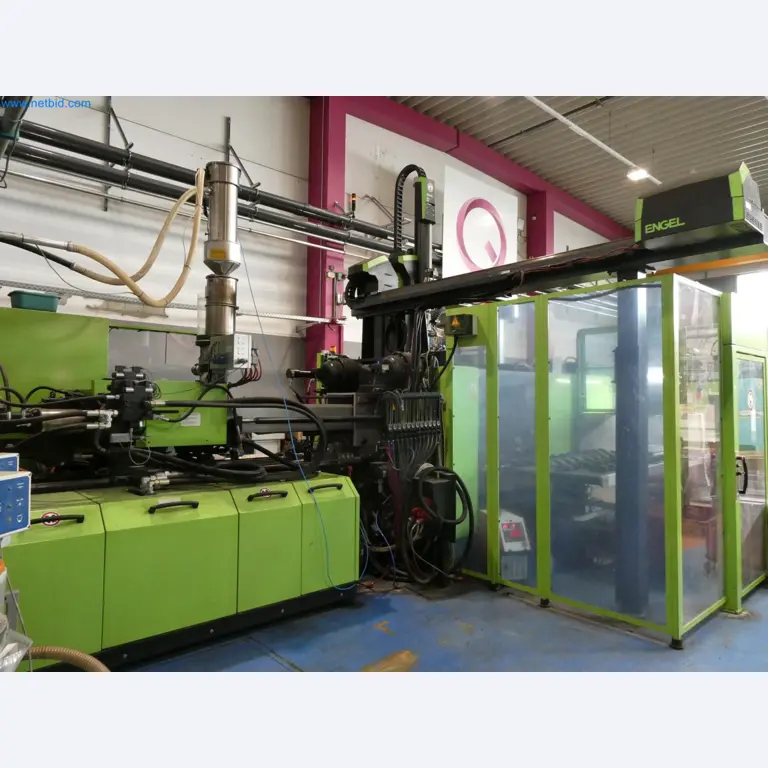 Engel Spritzgießmaschinen und Maschinen aus der Kunststoffindustrie-10