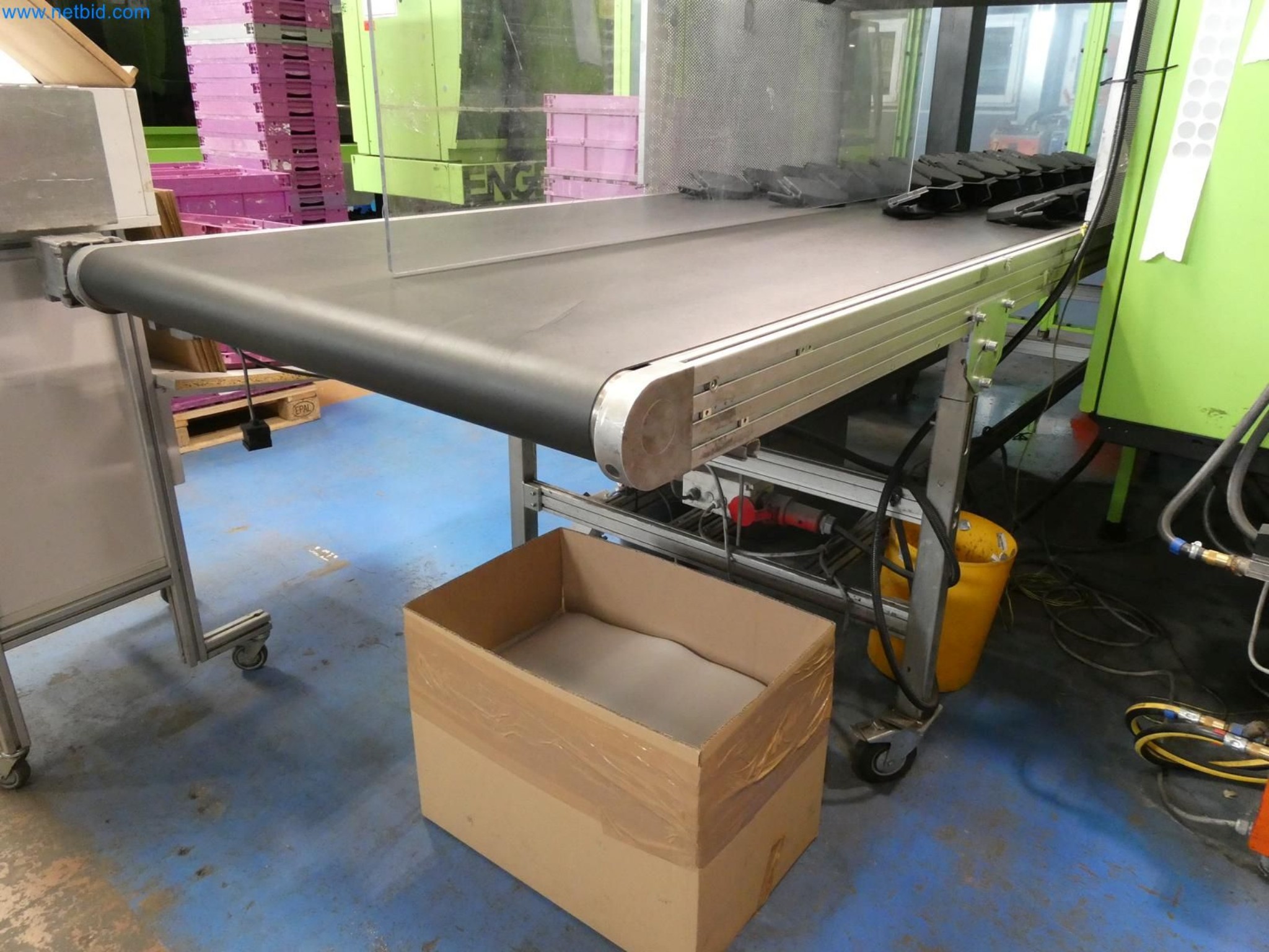 Engel Spritzgießmaschinen und Maschinen aus der Kunststoffindustrie-14