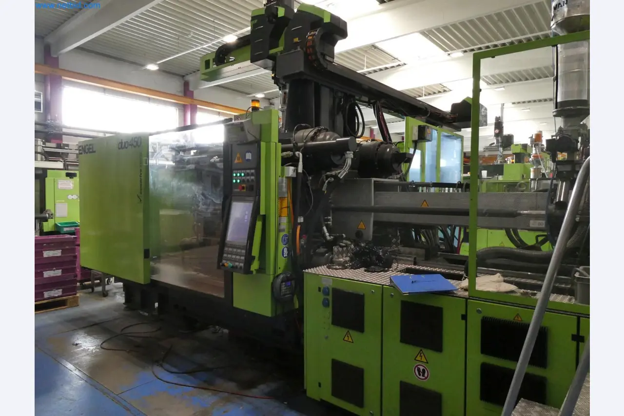 Engel Spritzgießmaschinen und Maschinen aus der Kunststoffindustrie-7