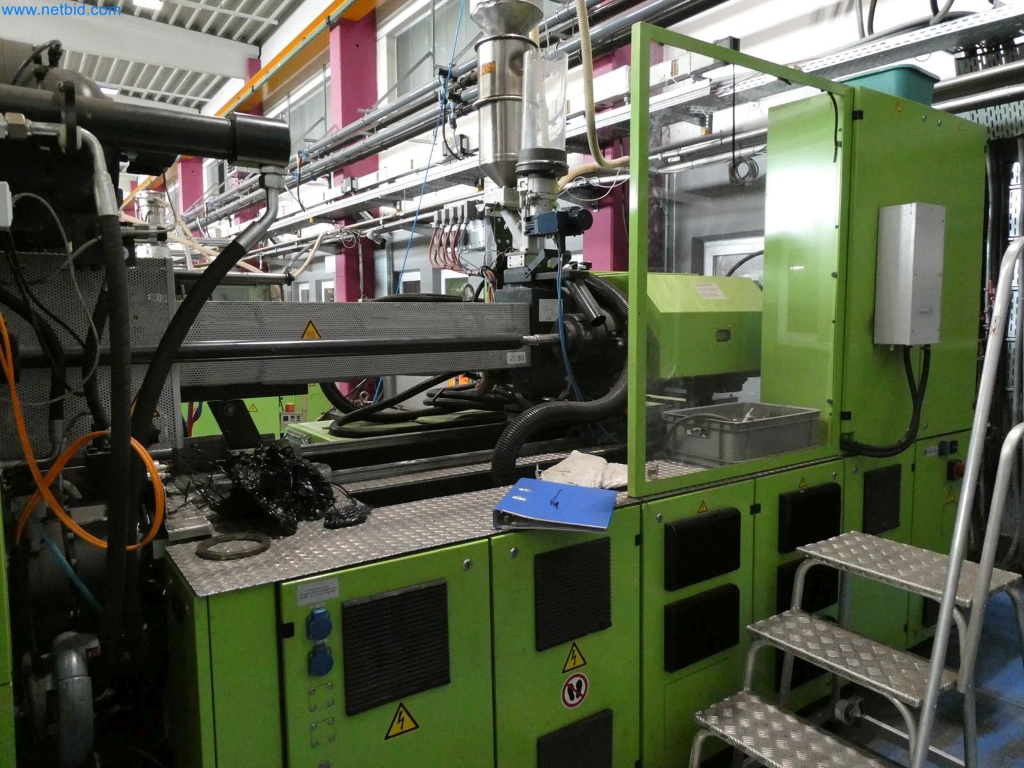 Engel Spritzgießmaschinen und Maschinen aus der Kunststoffindustrie-9