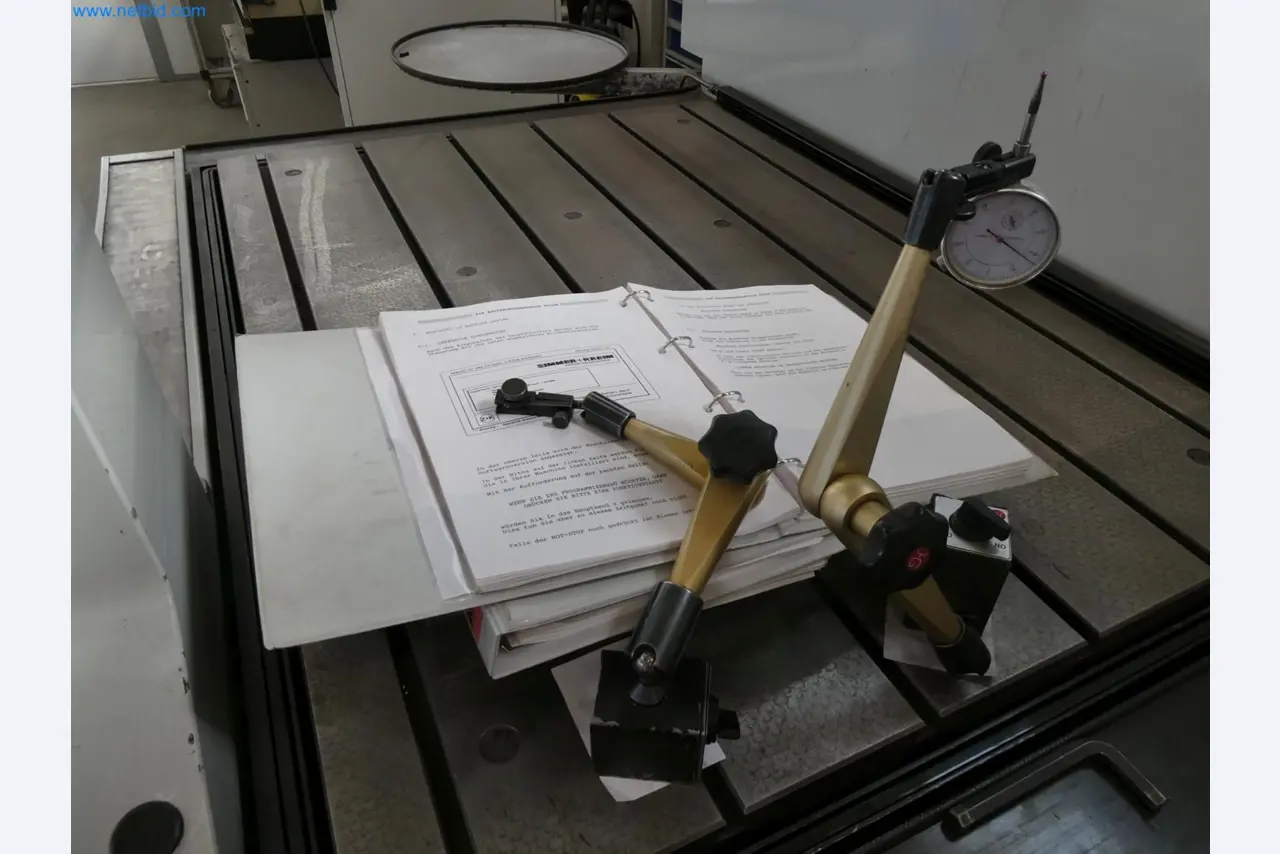 Engel Spritzgießmaschinen und Maschinen aus der Kunststoffindustrie-9